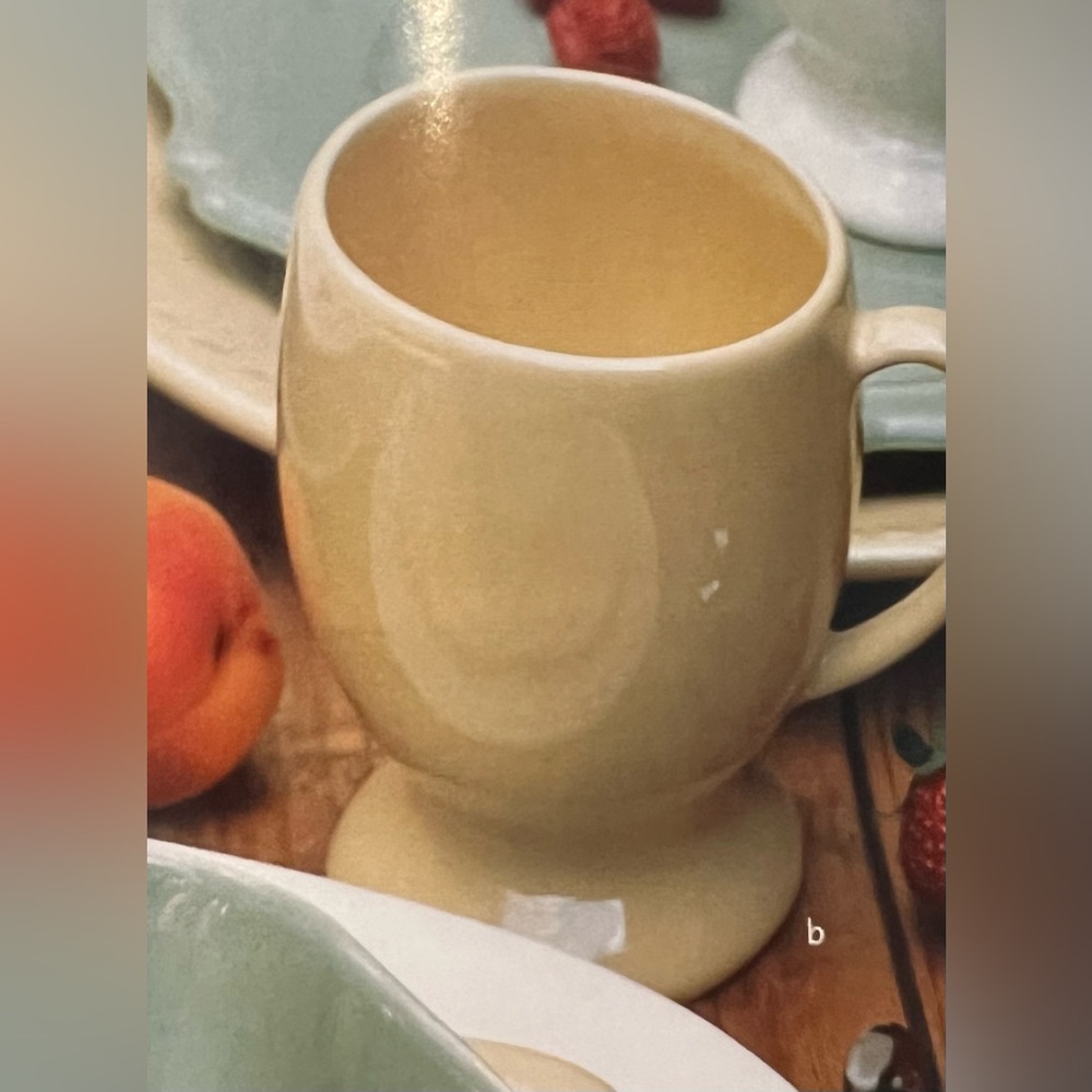 Southern Living At Home Hospitality Collection Pedestal Mug Set in Butter #40378